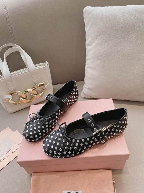 MiuMiu Casual Women 0126