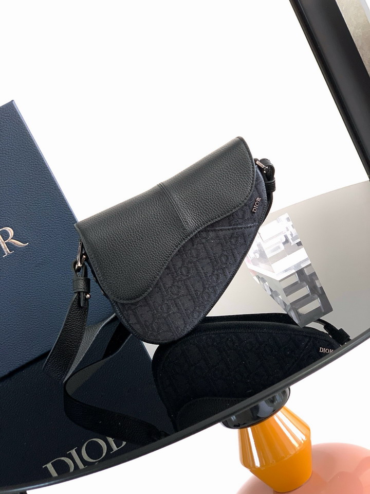 Dior 37H32E 19.5x15x5.5cm yz2