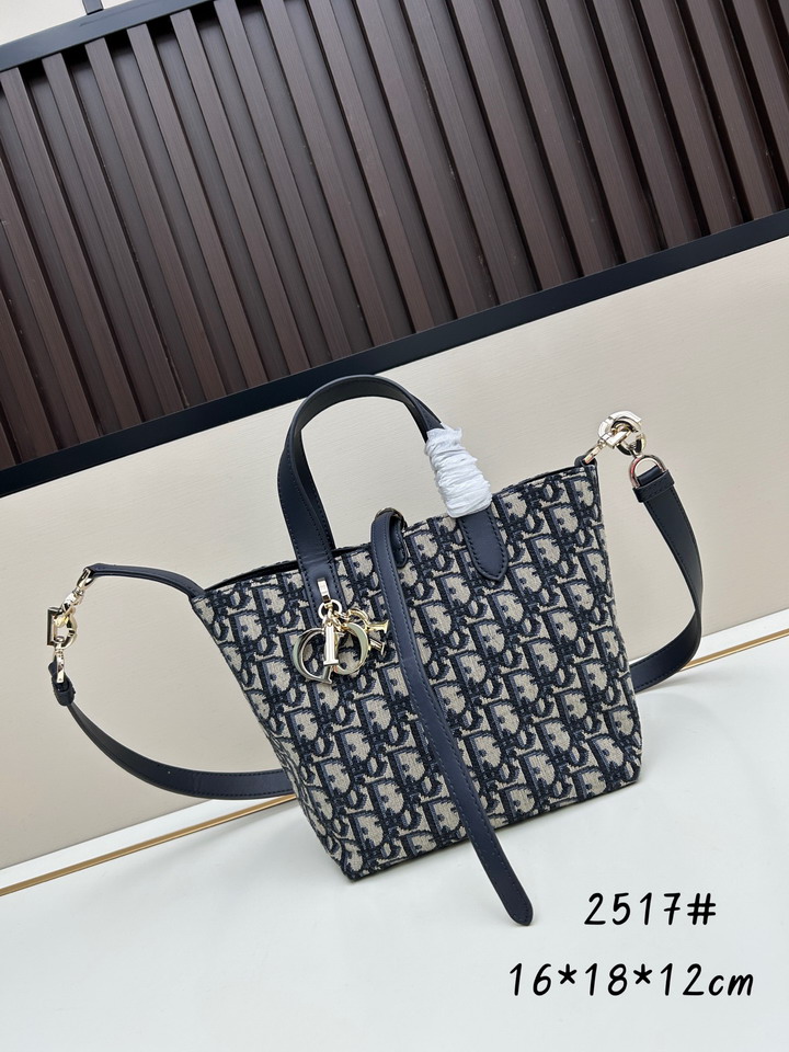 Dior 0327 16x18x12cm jj2