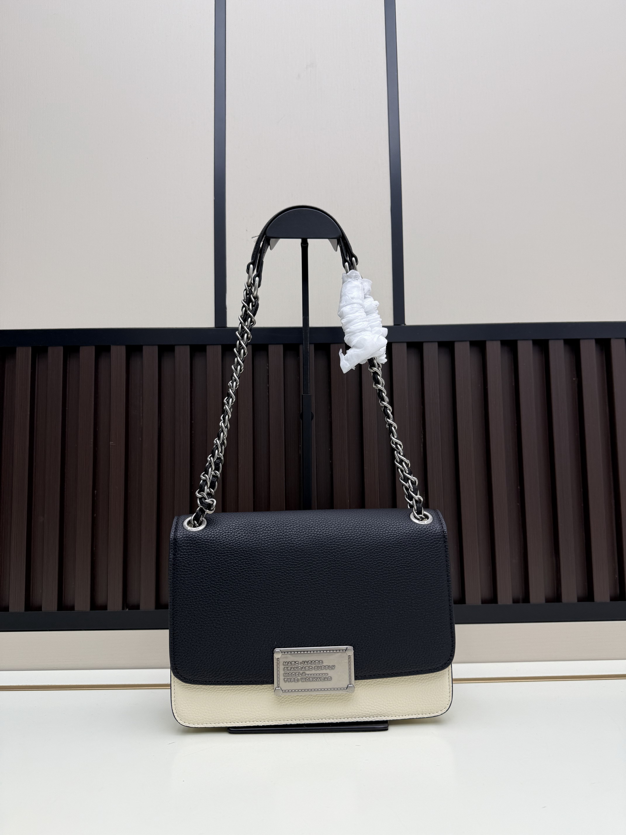 Marc Jacobs 008942 24x7x17cm jj6