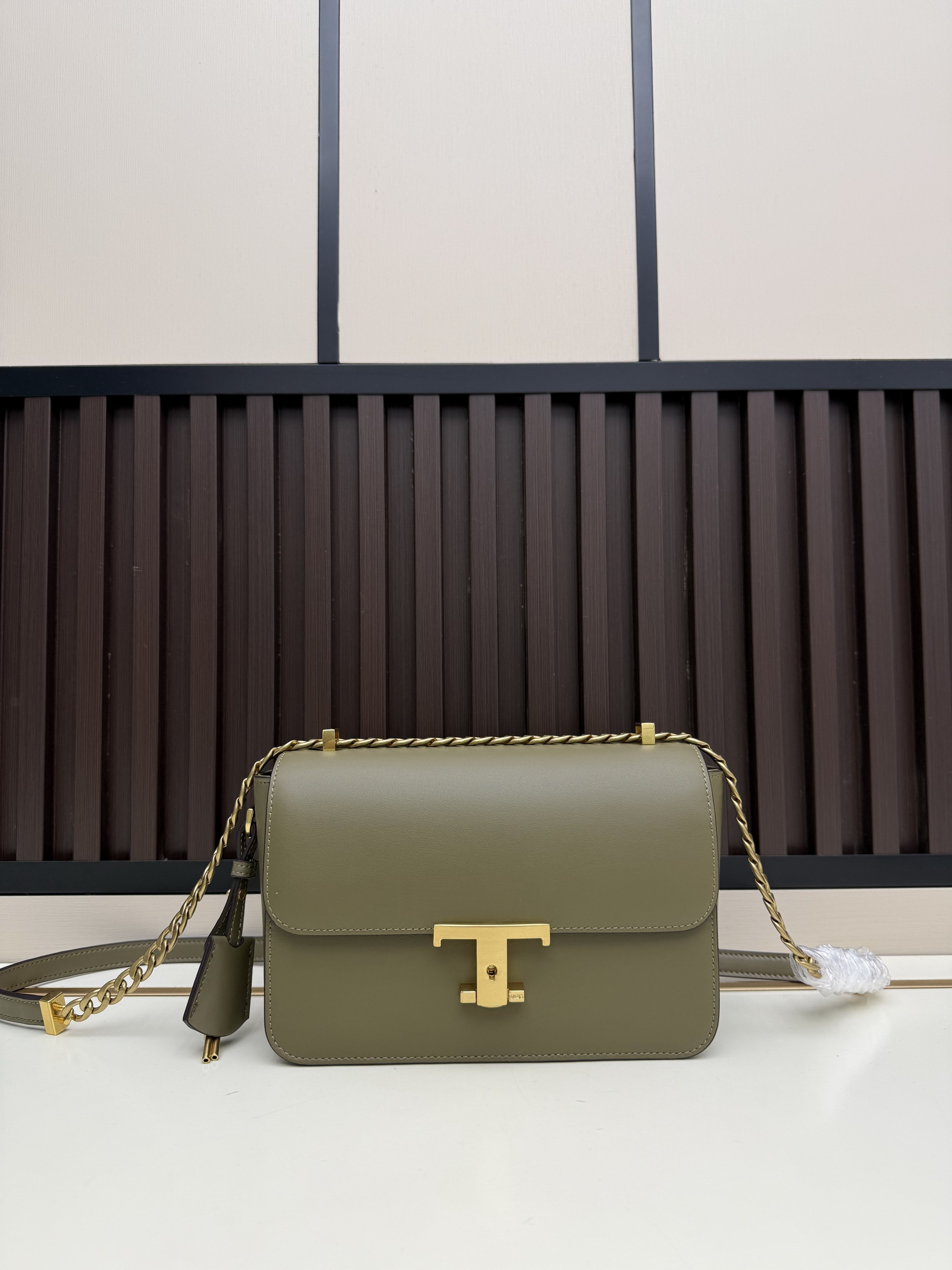 Tods 003855 22x14.5x8cm jj2