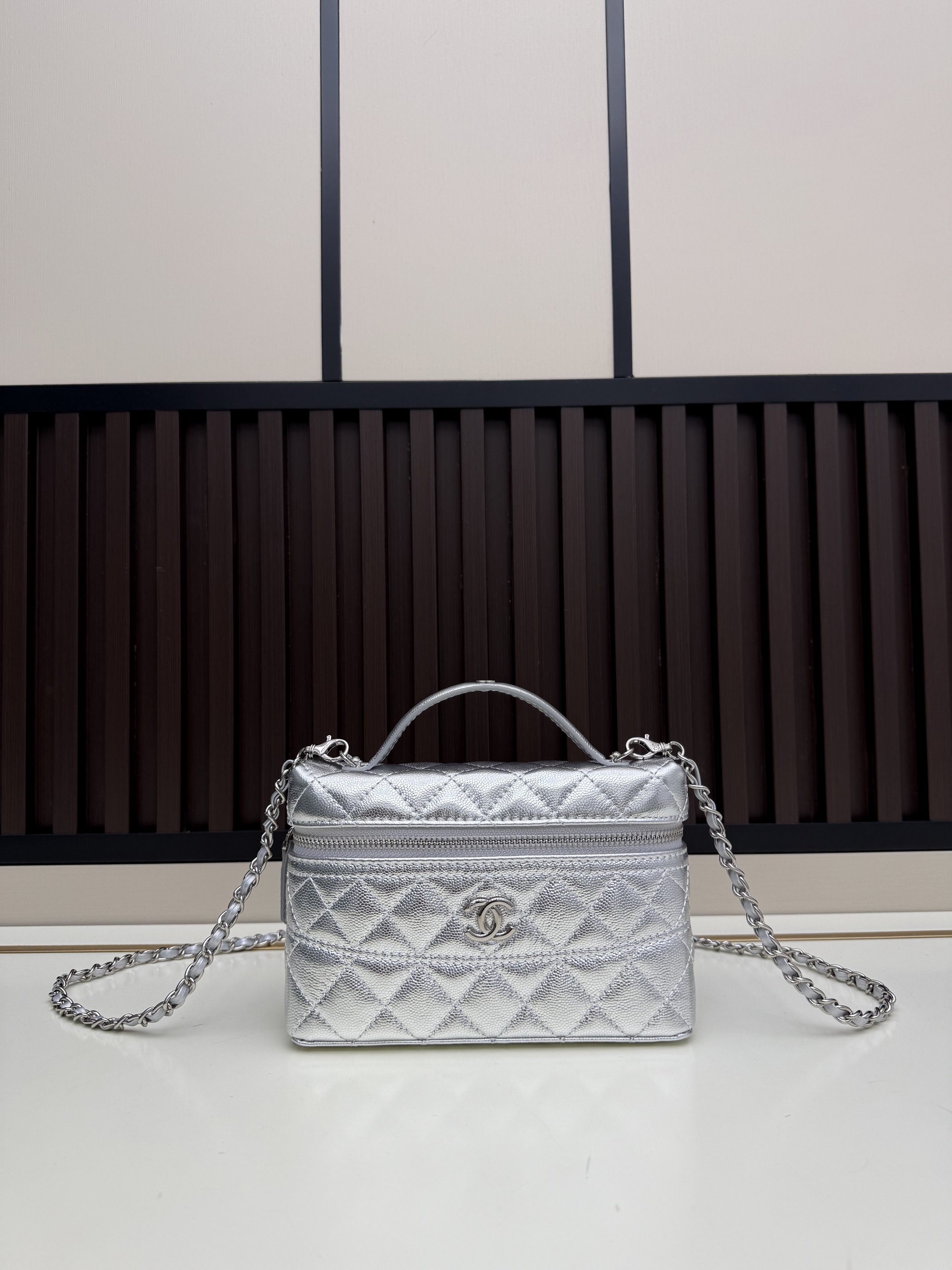 Chanel 09140-06580 17x19.5x5cm jj1