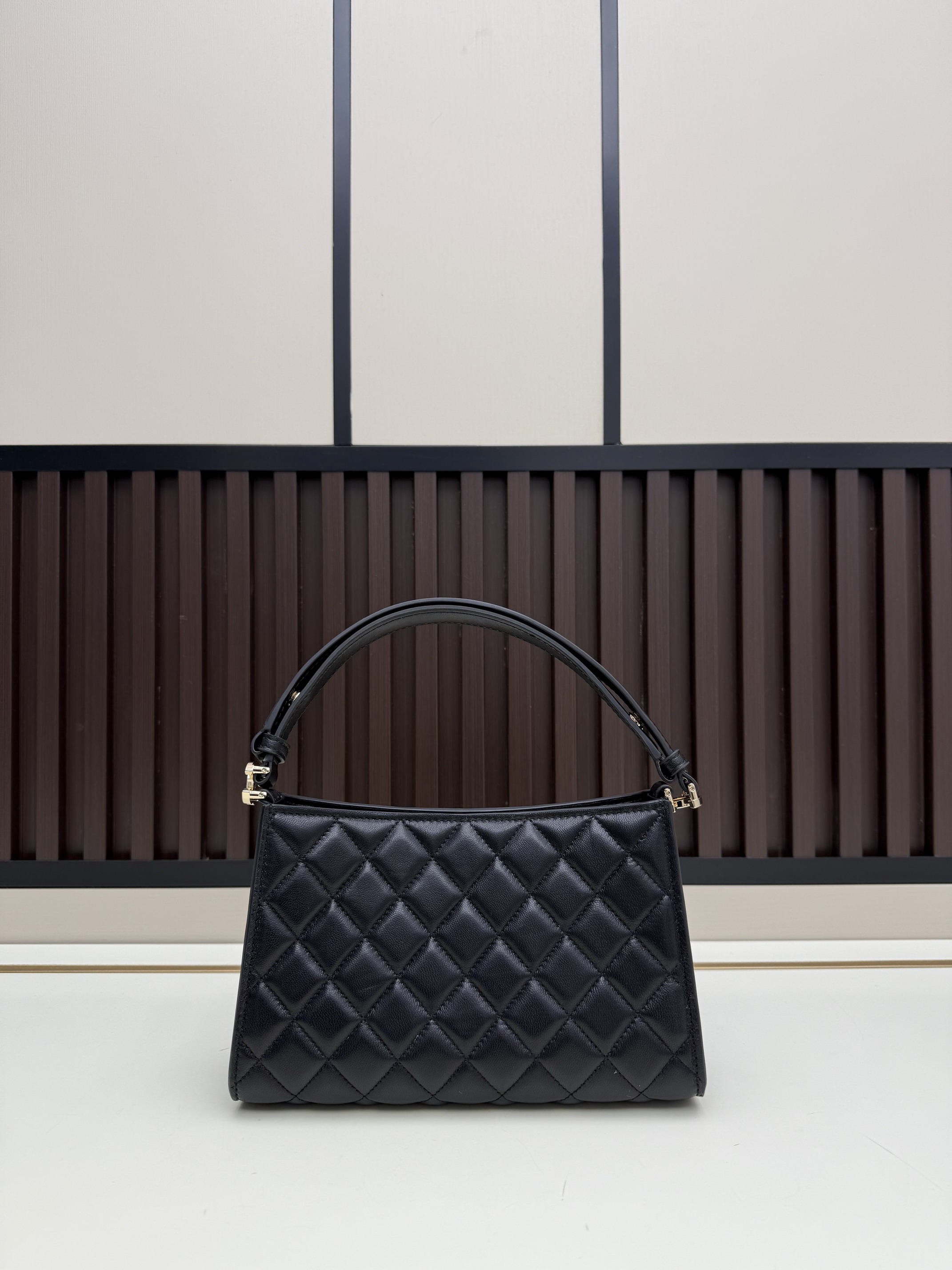 Chanel 09159 14x22.5x7.5cm jj