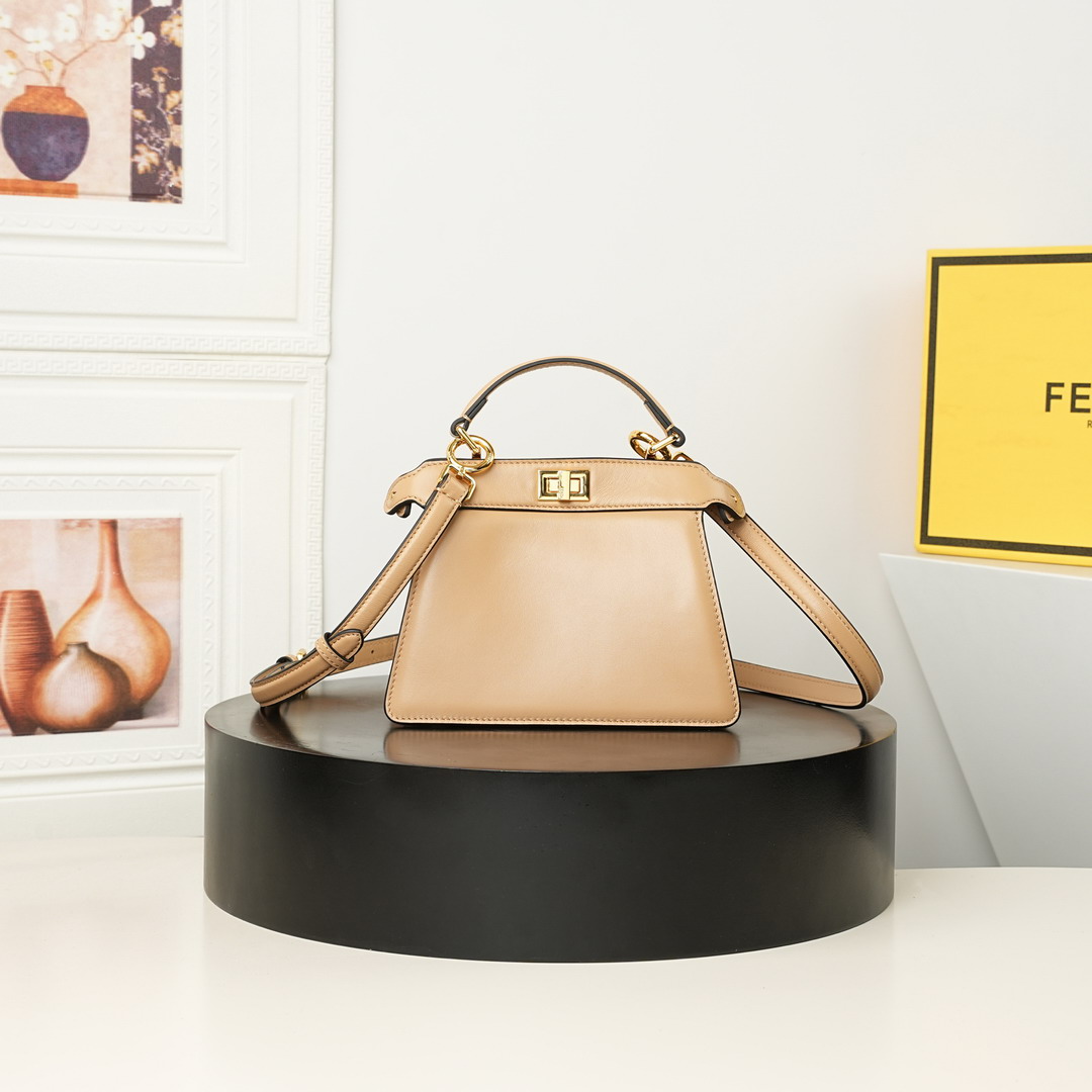 Fendi peekaboo 007 20cm jj1