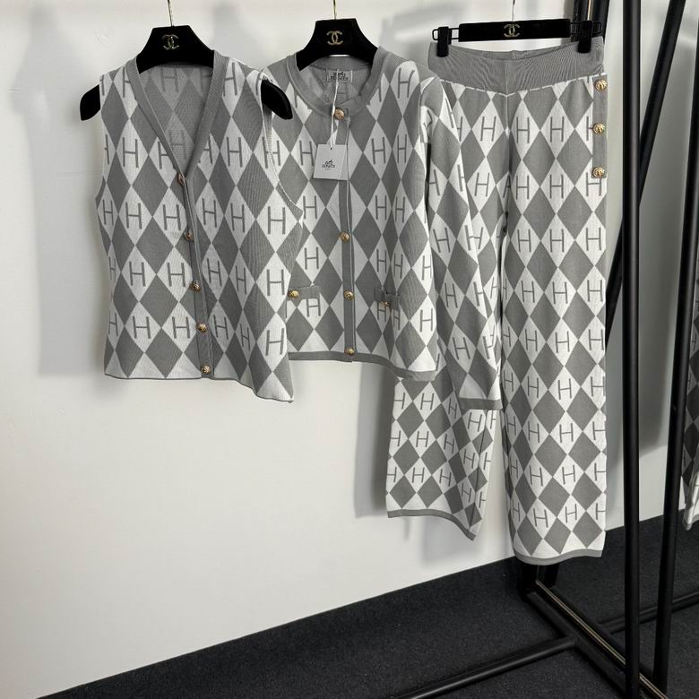 Hermes Uniform 10