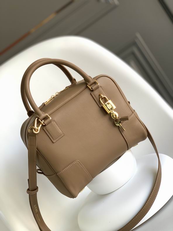 Loewe 062123 19x18x11cm 4色ss