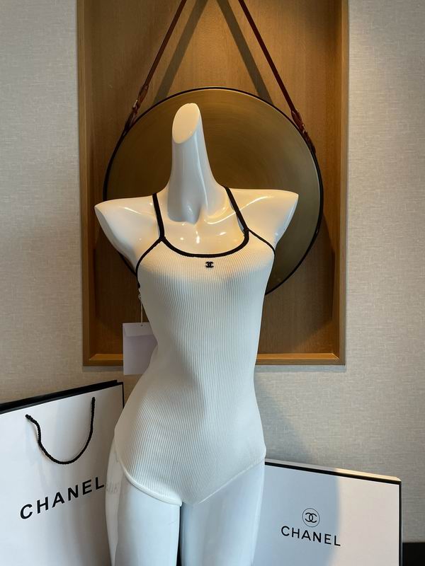 Chanel S-XL 228