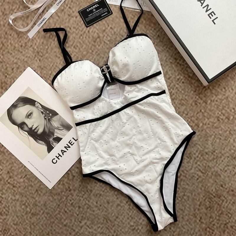 Chanel S-XL 233