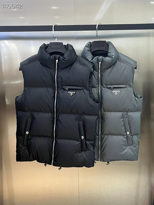 Prada 羽绒   0701