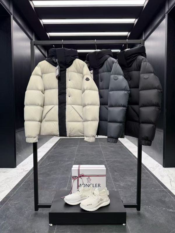 Moncler sz1-5 8qx45
