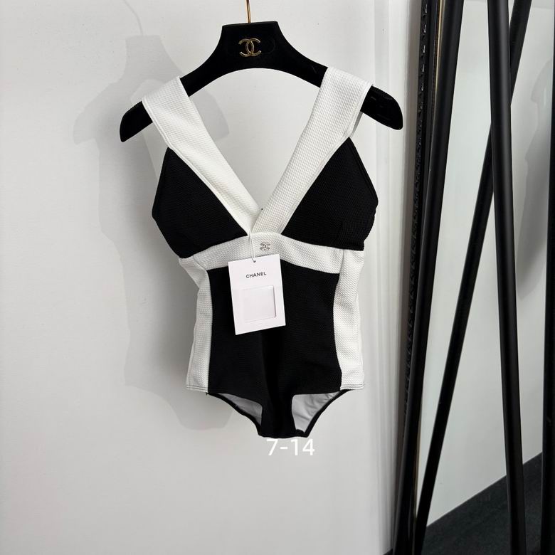 Chanel S-XL 330