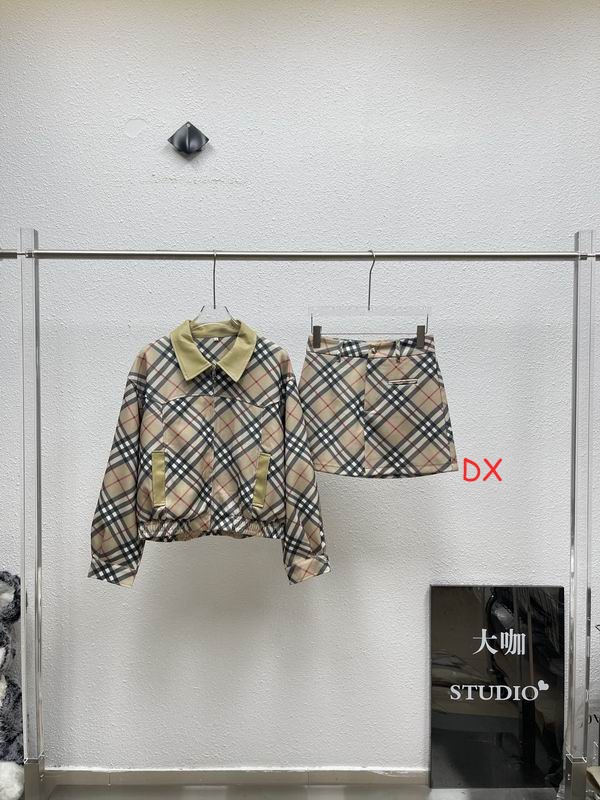 Burberry One Size 04