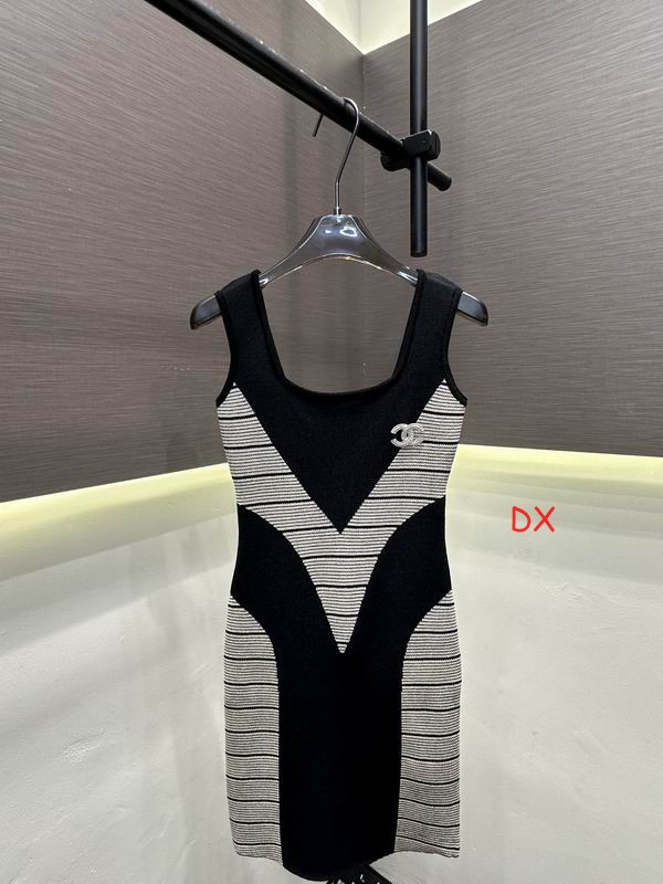 Chanel One Size 32