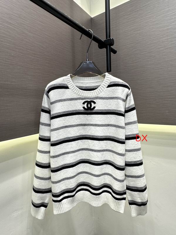 Chanel One Size 54