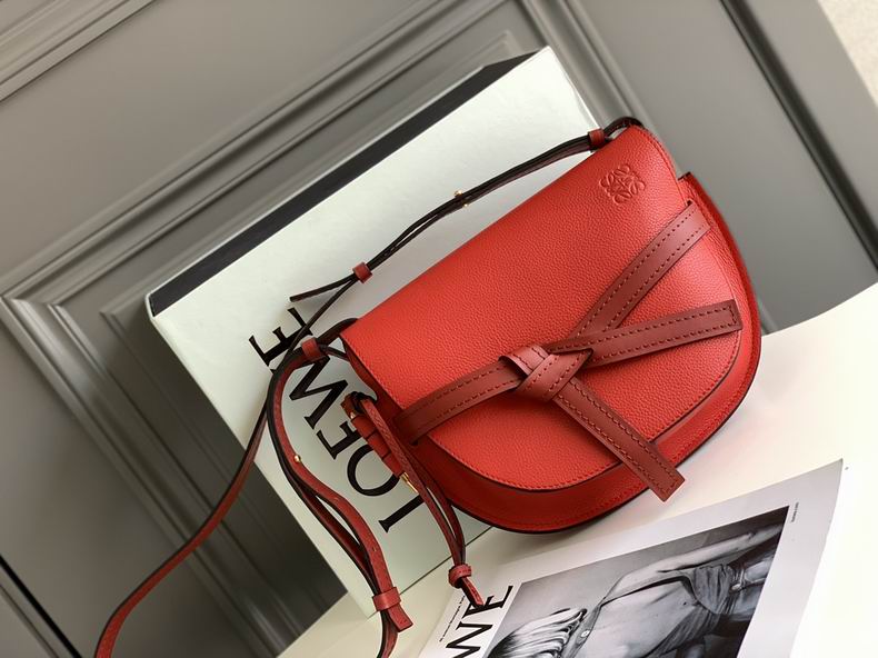 Loewe 011821 20x19x11.5cm ss18